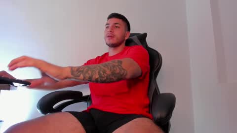 Snapshot of alan_muscle chatting on 02.20.25 Alan online show from 02.20.25