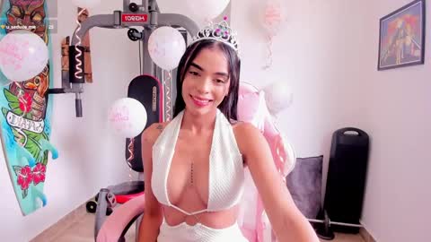 Snapshot of alana__roxxxy chatting on 10.07.25 Alana online show from 10.07.25