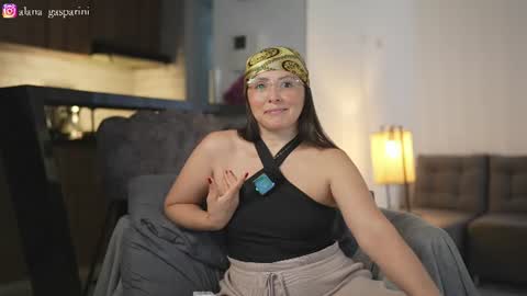 Snapshot of alana_gasparani chatting on 06.25.26 Alana Gasparini online show from 06.25.26
