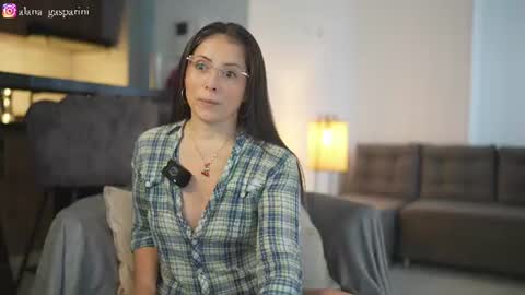 Snapshot of alana_gasparani chatting on 07.14.26 Alana Gasparini online show from 07.14.26