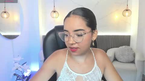 Snapshot of alana_martiins chatting on 06.07.26 alana online show from 06.07.26