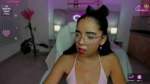 Snapshot of alana_martiins chatting on 06.13.26 alana online show from 06.13.26