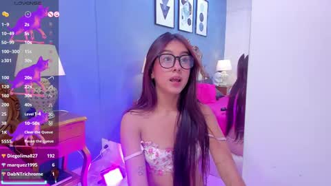 Snapshot of alanajones1 chatting on 02.12.25 alana online show from 02.12.25