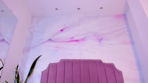 Snapshot of alanakim_ chatting on 10.13.25 Alana Kim online show from 10.13.25