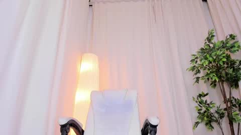 Alana silvana online show from 02.18.25