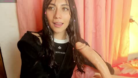 Snapshot of alanalois_ chatting on 04.24.26 ALANA Please follow me online show from 04.24.26