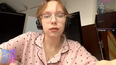 Stella online show from 10.26.25