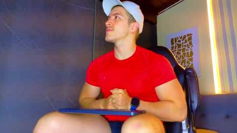 Snapshot of alanferrer chatting on 06.16.26 Alan Ferrer online show from 06.16.26