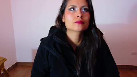 Snapshot of alanis_22 chatting on 05.17.26 alanis online show from 05.17.26