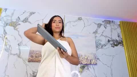 alanna_jones11_aws online show from 09.12.25