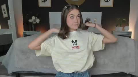 Snapshot of alannarusselll chatting on 07.18.26 Alanna Cute Russell online show from 07.18.26