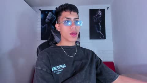 Snapshot of alannaughty_ chatting on 01.02.25 alannaughty_ online show from 01.02.25