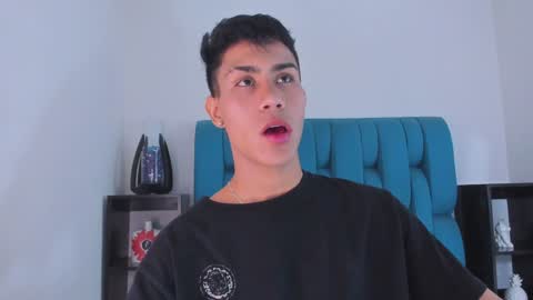 Snapshot of alannaughty_ chatting on 01.06.25 alannaughty_ online show from 01.06.25