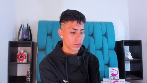 Snapshot of alannaughty_ chatting on 01.17.25 alannaughty_ online show from 01.17.25