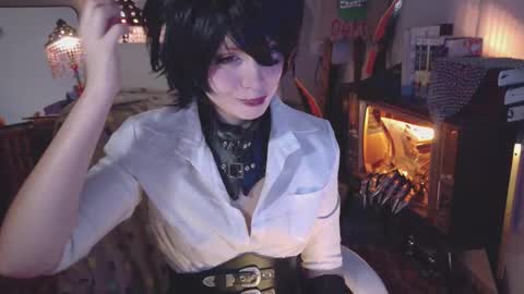 Snapshot of alaskagrace chatting on 10.29.25 Alaska Grace       online show from 10.29.25