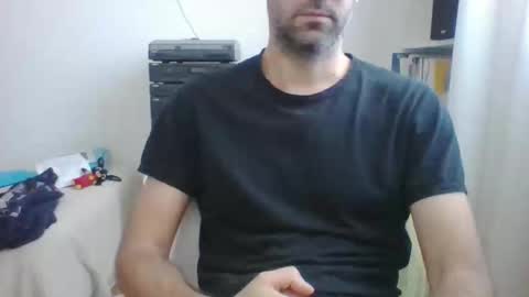 Snapshot of albertodivenire chatting on 02.02.25 albertodivenire online show from 02.02.25