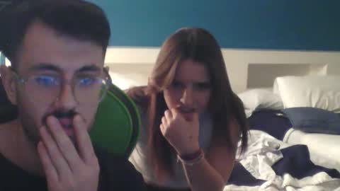 Snapshot of albertoymariadom chatting on 11.20.25 albertoymariadom online show from 11.20.25