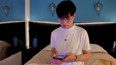 Snapshot of ale_aurarashi chatting on 09.27.25 ale_aurarashi online show from 09.27.25