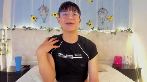 Snapshot of ale_aurarashi chatting on 10.14.25 ale_aurarashi online show from 10.14.25