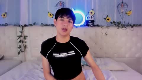 Snapshot of ale_aurarashi chatting on 11.30.25 ale_aurarashi online show from 11.30.25