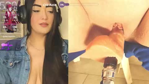 Snapshot of aleja20_ chatting on 11.02.25 joha online show from 11.02.25