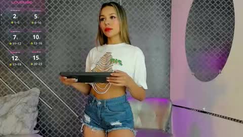 aleja_bloom online show from 12.04.25