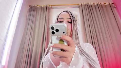 Aleja Hill online show from 11.02.25