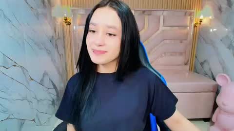 Snapshot of aleja_r_ chatting on 06.21.26 Aleja online show from 06.21.26