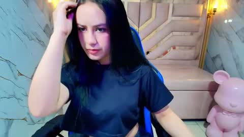 Snapshot of aleja_r_ chatting on 07.04.26 Aleja online show from 07.04.26
