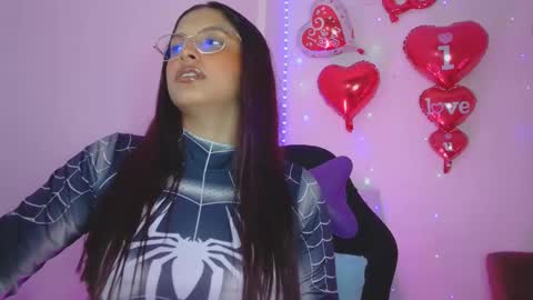 Aleja Harker  online show from 01.29.25