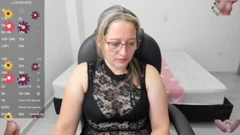 Snapshot of alejandra_milf_ chatting on 02.13.25 alejandra online show from 02.13.25