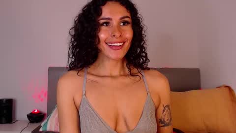 Danna Ray online show from 12.17.25