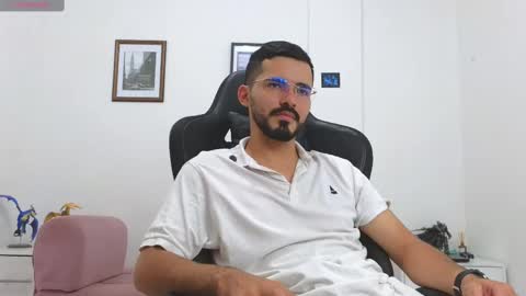 alejandroo_7 online show from 10.22.25