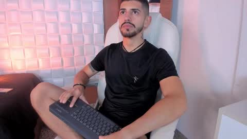 Snapshot of alejandrostorm chatting on 10.26.25 Alejo online show from 10.26.25