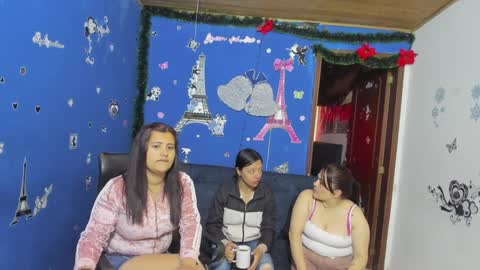 Snapshot of alejita_smithh chatting on 01.28.25 zoe and Kataleya online show from 01.28.25