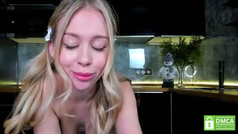 Snapshot of aleksa_cutie chatting on 01.03.25 Next stream - 2 dec - online show from 01.03.25