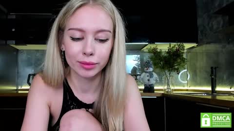 Snapshot of aleksa_cutie chatting on 01.04.25 Next stream - 2 dec - online show from 01.04.25