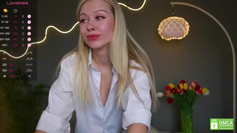Snapshot of aleksa_cutie chatting on 03.07.25 Next stream - 2 dec - online show from 03.07.25