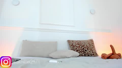 Snapshot of aleksandra_miller chatting on 03.10.25 Aleksandra online show from 03.10.25