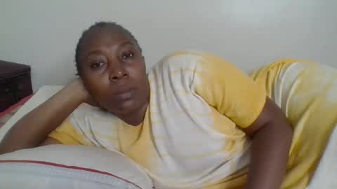 Snapshot of alesha_ chatting on 12.20.25 Noreen Kennth and Emilly online show from 12.20.25