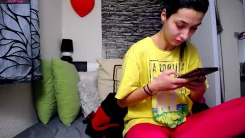 Snapshot of alesiasensual chatting on 02.22.25 AlesiaSensual online show from 02.22.25