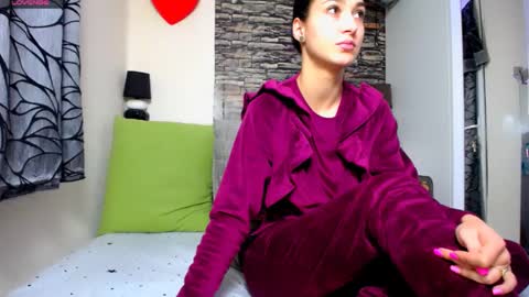 Snapshot of alesiasensual chatting on 03.10.25 AlesiaSensual online show from 03.10.25