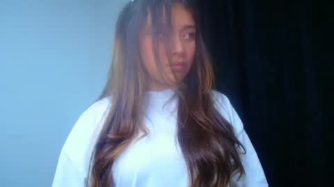 QUEEN OFF MILk  IM BACK  15 NOV online show from 03.04.25