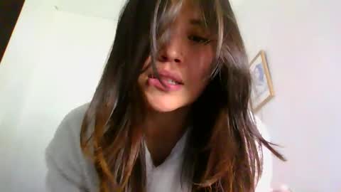 QUEEN OFF MILk  IM BACK  15 NOV online show from 03.18.26