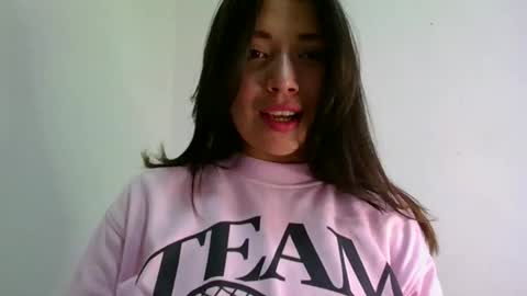 QUEEN OFF MILk  IM BACK  15 NOV online show from 04.17.26