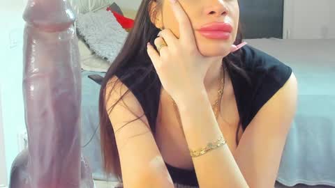 Snapshot of alesquirt chatting on 01.23.25 Alexandra if want to support me every 11111 help to buy my new house....thx 4 your support online show from 01.23.25