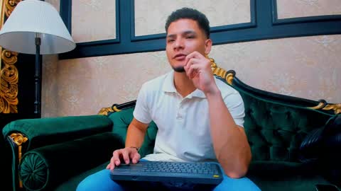 Alessandro King online show from 01.10.25