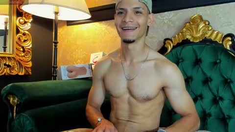 Snapshot of aless_king chatting on 05.16.26 Alessandro King online show from 05.16.26