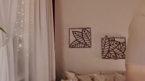 Snapshot of alessandra_foxy chatting on 12.13.24 Sandra online show from 12.13.24