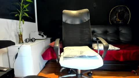 ALESSANDRO  WYE online show from 10.24.25